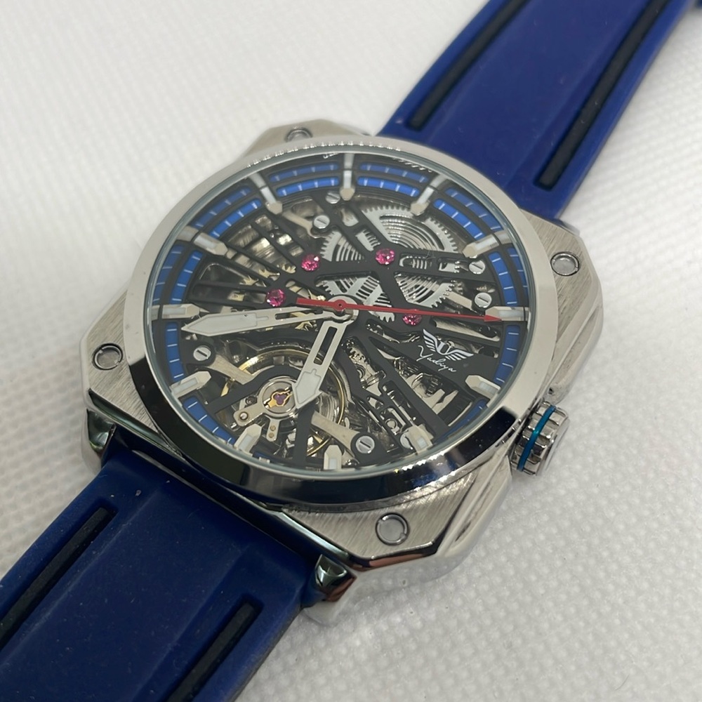 Men’s Silver Skeleton Mechanical Watch